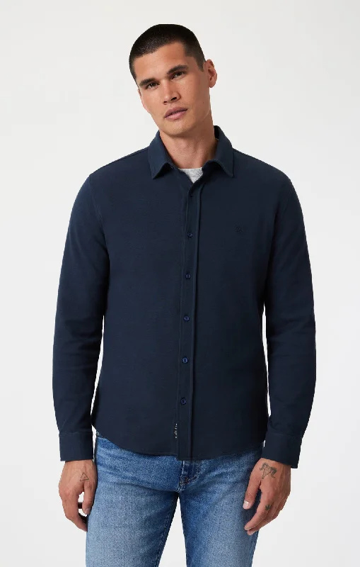 BUTTON-UP LONG SLEEVE SHIRT IN BLUEBERRY Refined Men's Hand