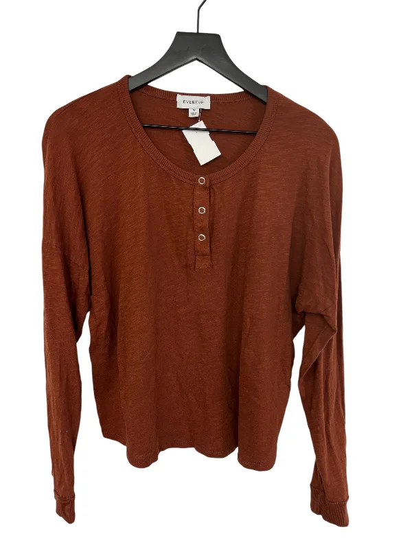 Top Long Sleeve By Evereve In Brown, Size: M Cozy Men's Winter