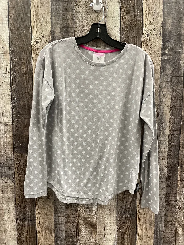 Top Long Sleeve By Cme In Grey, Size: S Beach